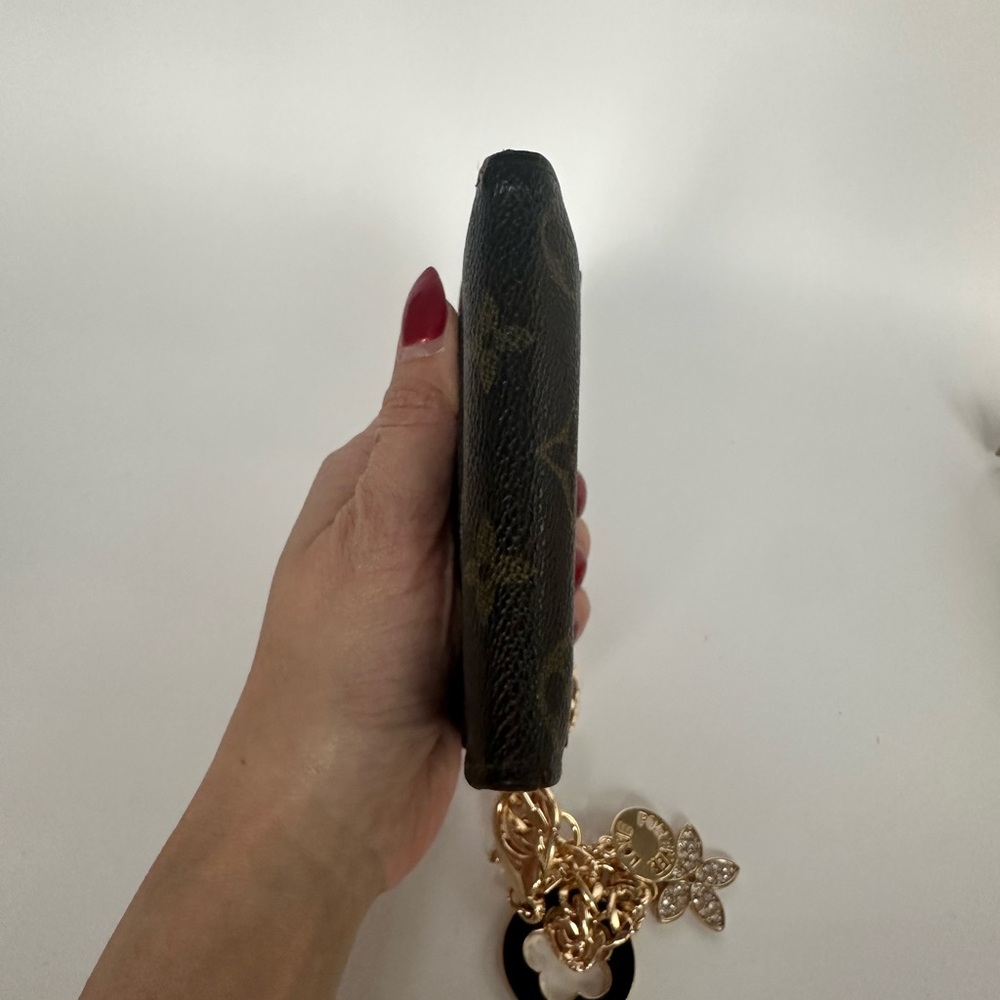 💯 LOUIS VUITTON Monogram Bifold Wallet on Chain (Black Clover) - Picture 4 of 13